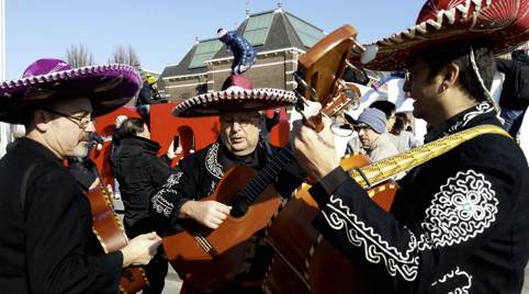 Mariachi vand voor homo en traditionele bruiloften